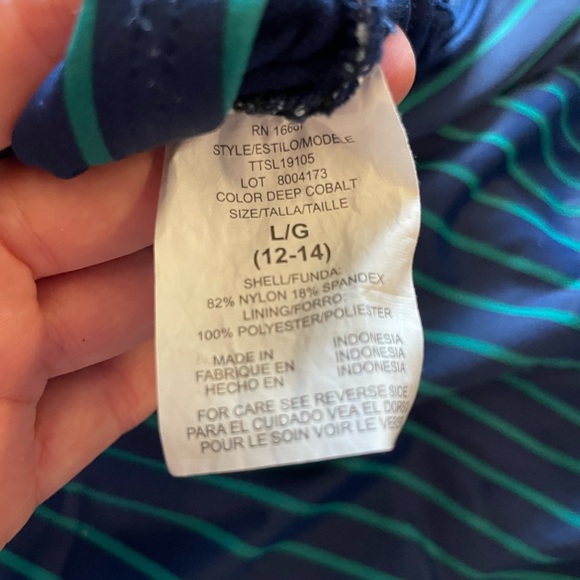 XL one piece - Picture 4 of 4